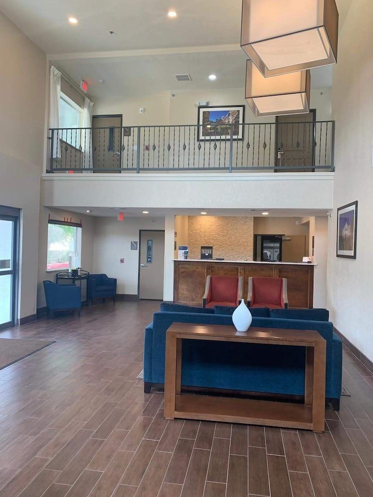Comfort Airport North 3*