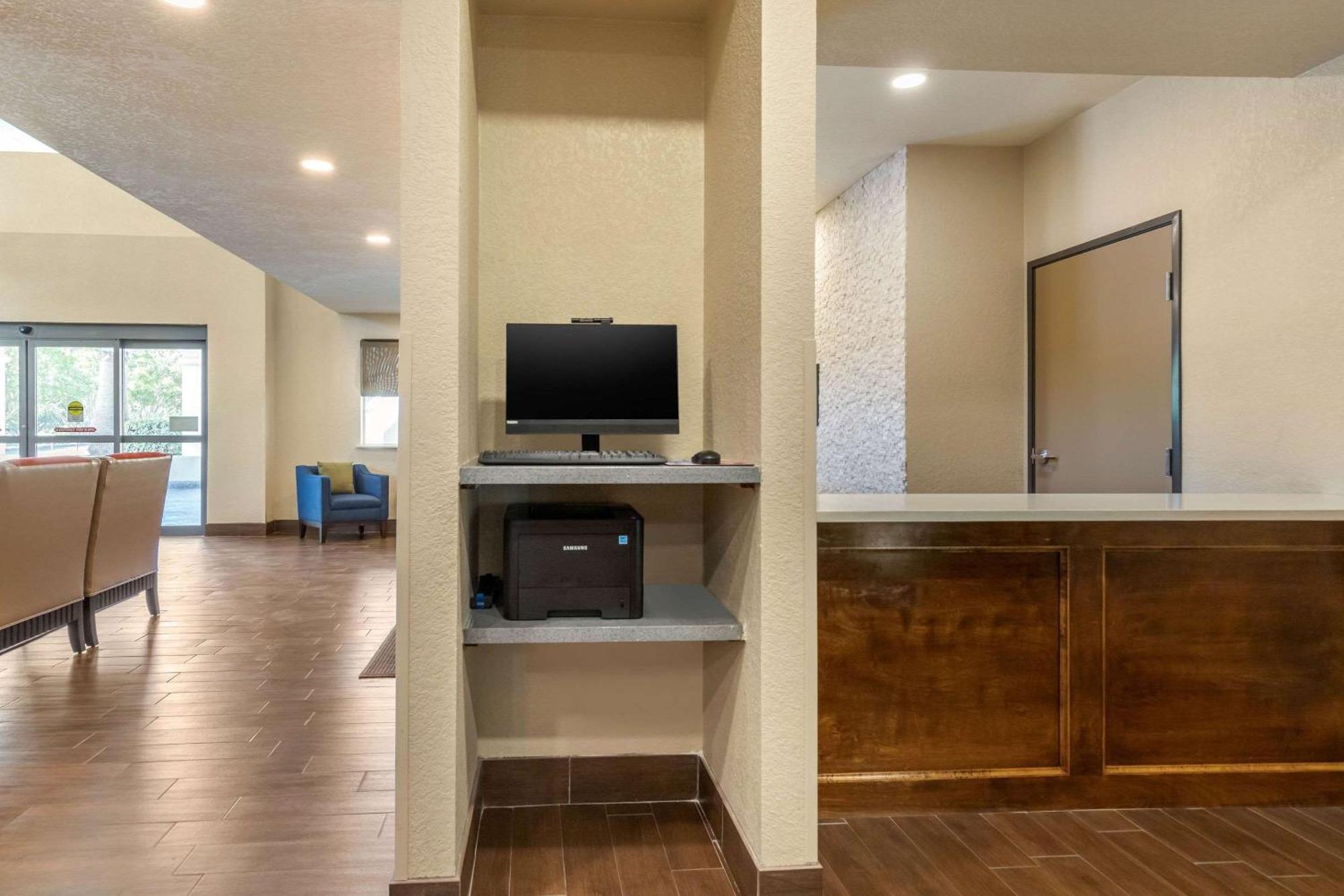 Hotel Comfort Airport North San Antonio