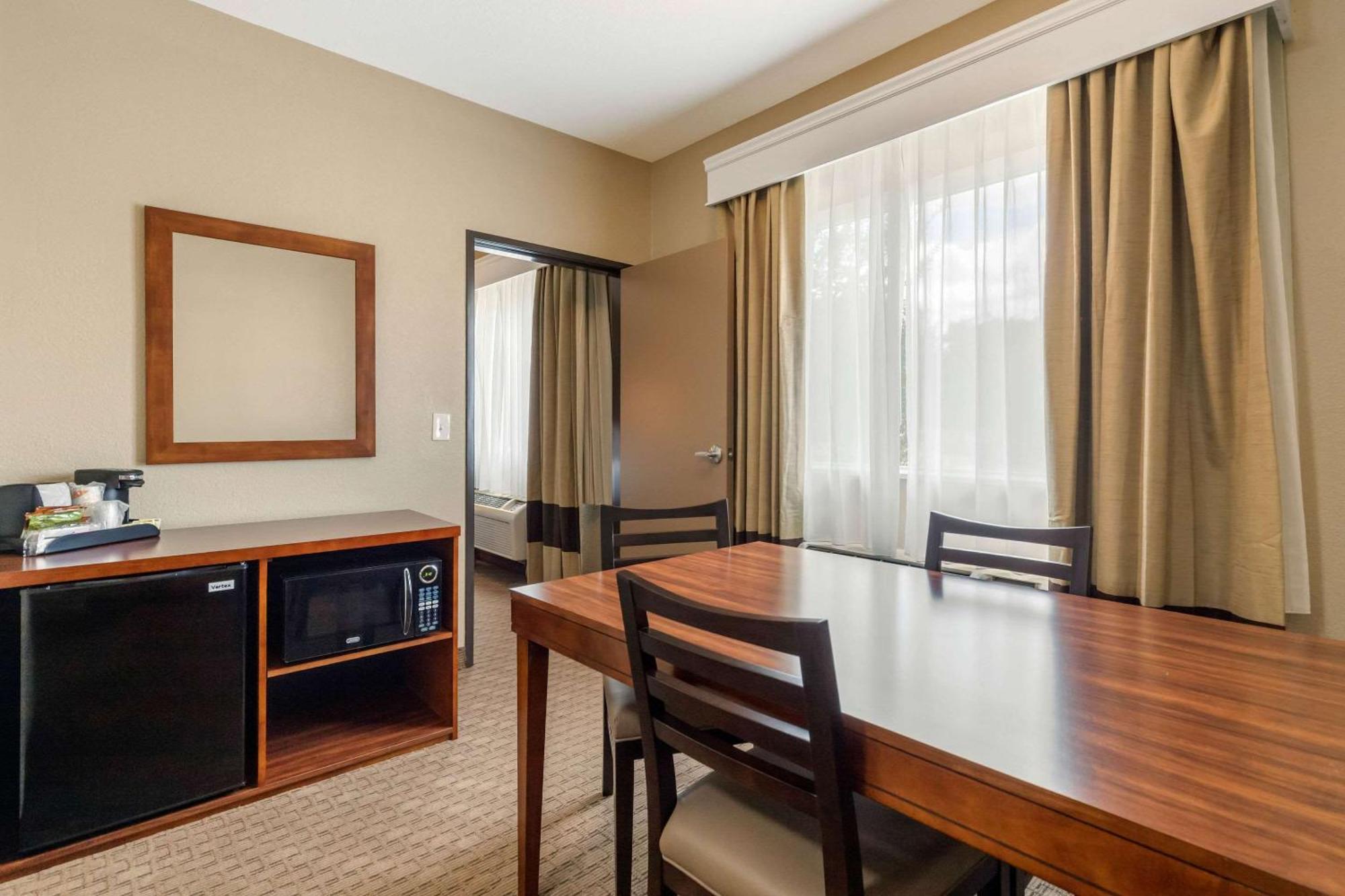Comfort Airport North 3*