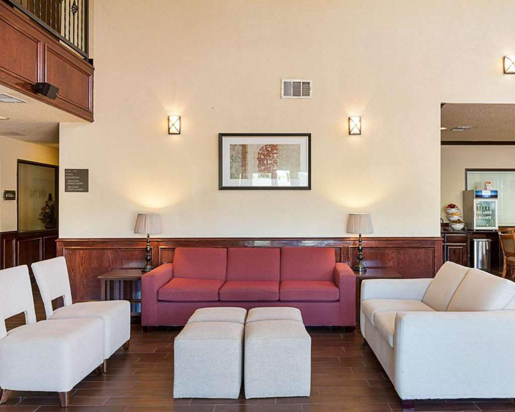 Hotel Comfort Airport North 3*