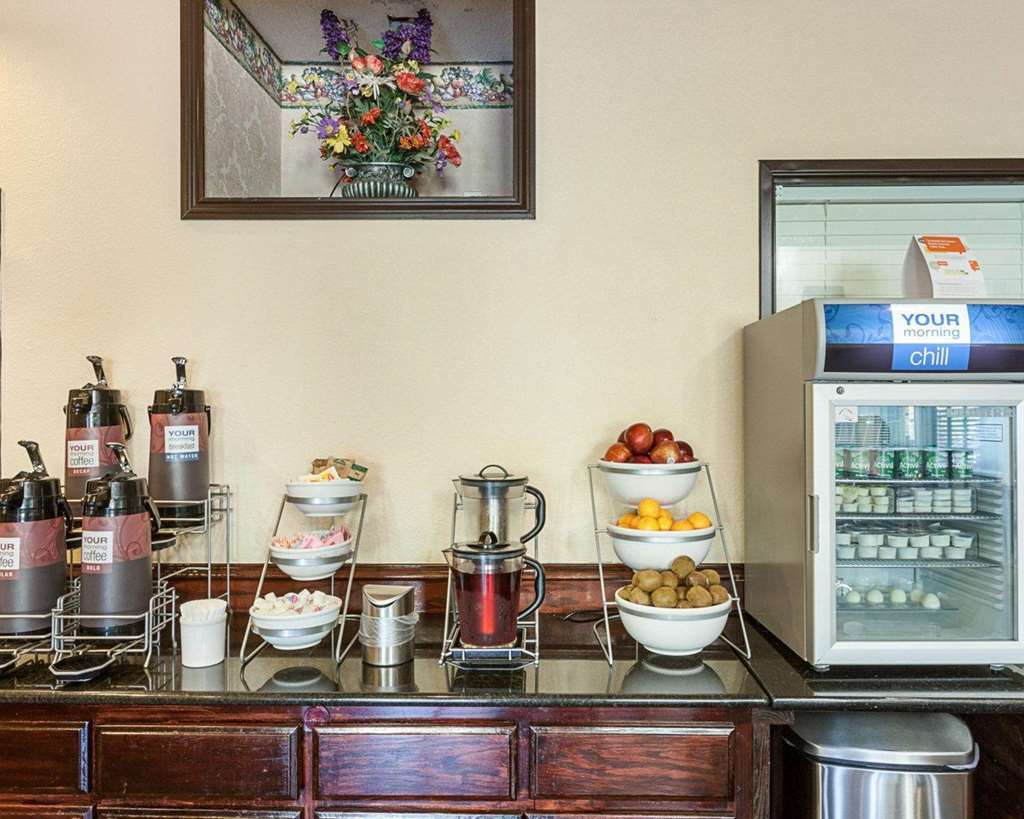 Hotel Comfort Airport North 3*