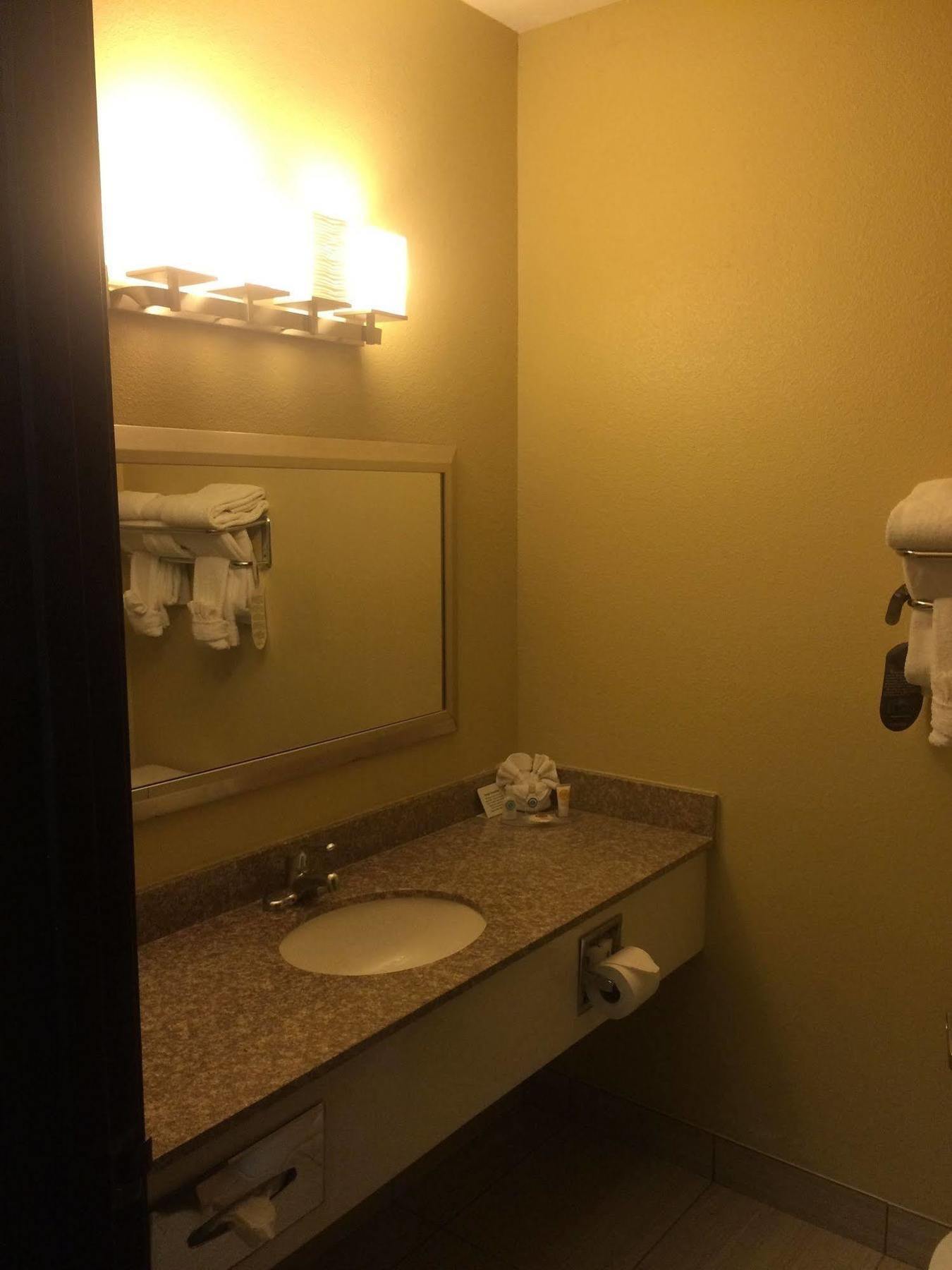 Comfort Airport North Hotel San Antonio