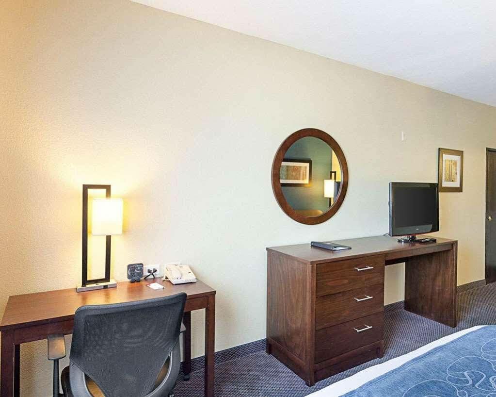 Comfort Airport North Hotel San Antonio